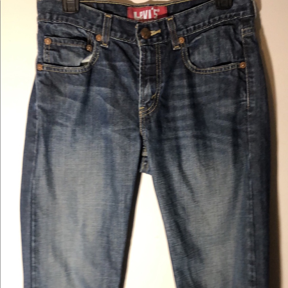 Very cute wide leg Levi jeans